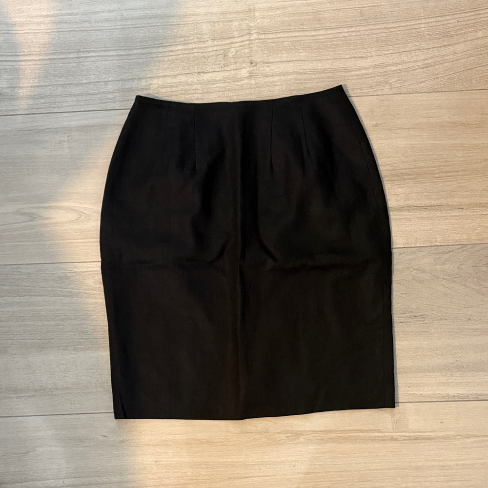 Classic Petite Linen Black Skirt - Sleek Professional Style